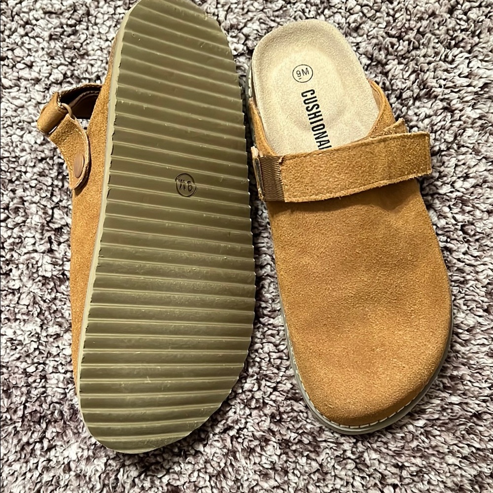 Cushionaire Women's Tan Suede Clogs